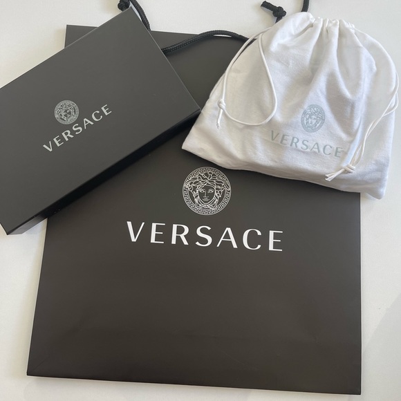 Authentic Versace Designer Belt Bags Leather - Picture 12 of 16